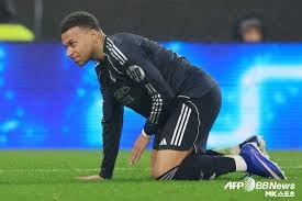 2025 年 12 月 27 日：大联盟官方发布年度十大本垒打集锦，大谷翔平对阵教士的再见轰夺冠