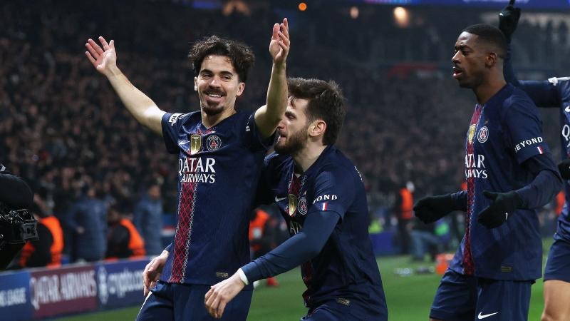 你这么说肯定没有错！可是你忘记了一个基本事实，中国还养了数不尽的不干活但是比你生活质量好百倍的人，你咋不去喷呢？